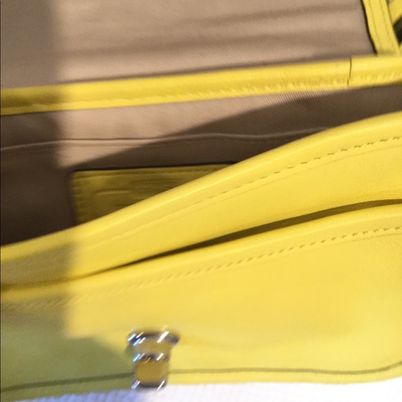 Coach-Legacy-Penny-19914-Womens-Leather-Shoulder-Bag-Yellow - Picture 4 of 5